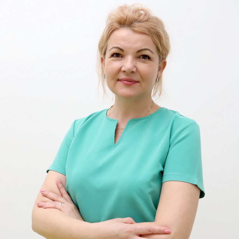 dr. Alina Tantau